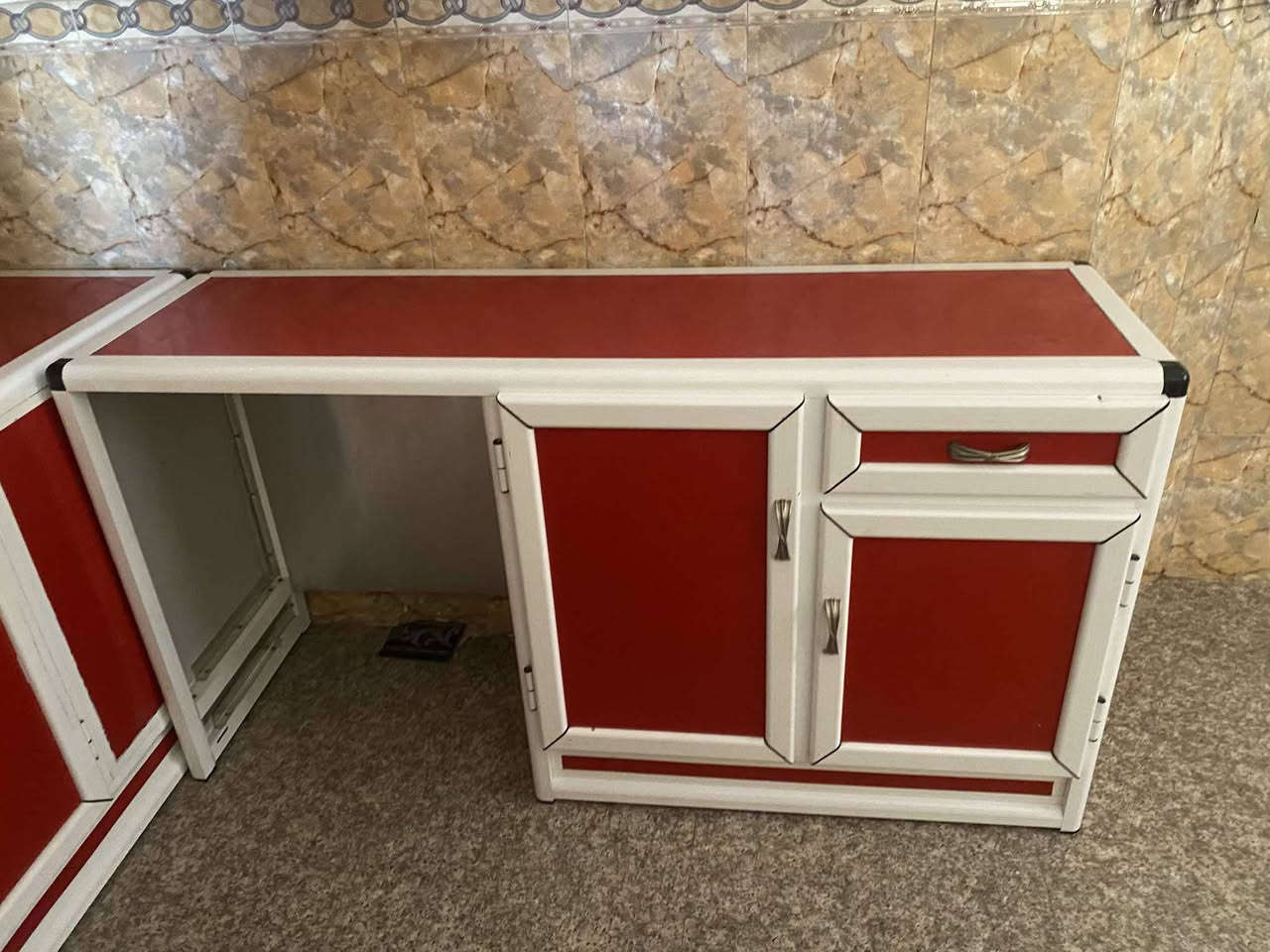 كاونتر حرف L مع ملحق مع كاونتر سنك مرمر  سعره 325  وزوليه 4+4 سعرها 80 مكانه بيجي


**إذا كنت صاحب هذا الإعلان وتريد حذفه لأي سبب، رجاءا أرسل رسالة إلى الدعم الفني**