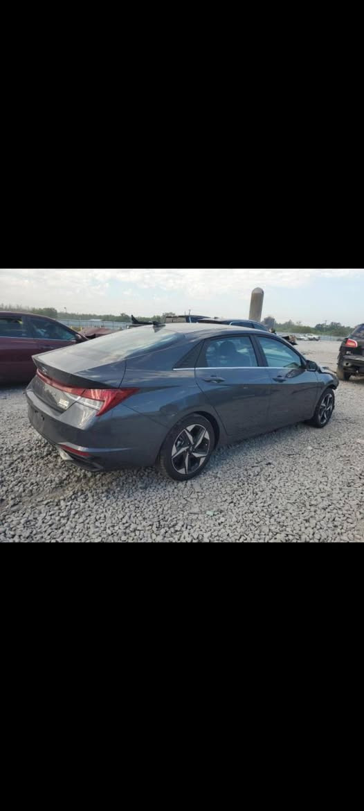 سلام عليكم 
النترا 2023 وارد امريكي حادثها جاملغ وربع البنيد جهة السايق ايرباك الدركة فقط 
المواصفات لمتدد 1/1 فول الفول 
رادار امامي 
رادار خلفي 
رادار جانبي 
كشنات جلد 
تدفئه 
حساسات خلفية 
ويل كب 17 
بصمة 
شاشة دجيتال 
سلايد روف 
درايف مود 
3 انظمة قيادة 
ماشية 61 ميل 
بعد هواي مواصفات 
***********
***********
