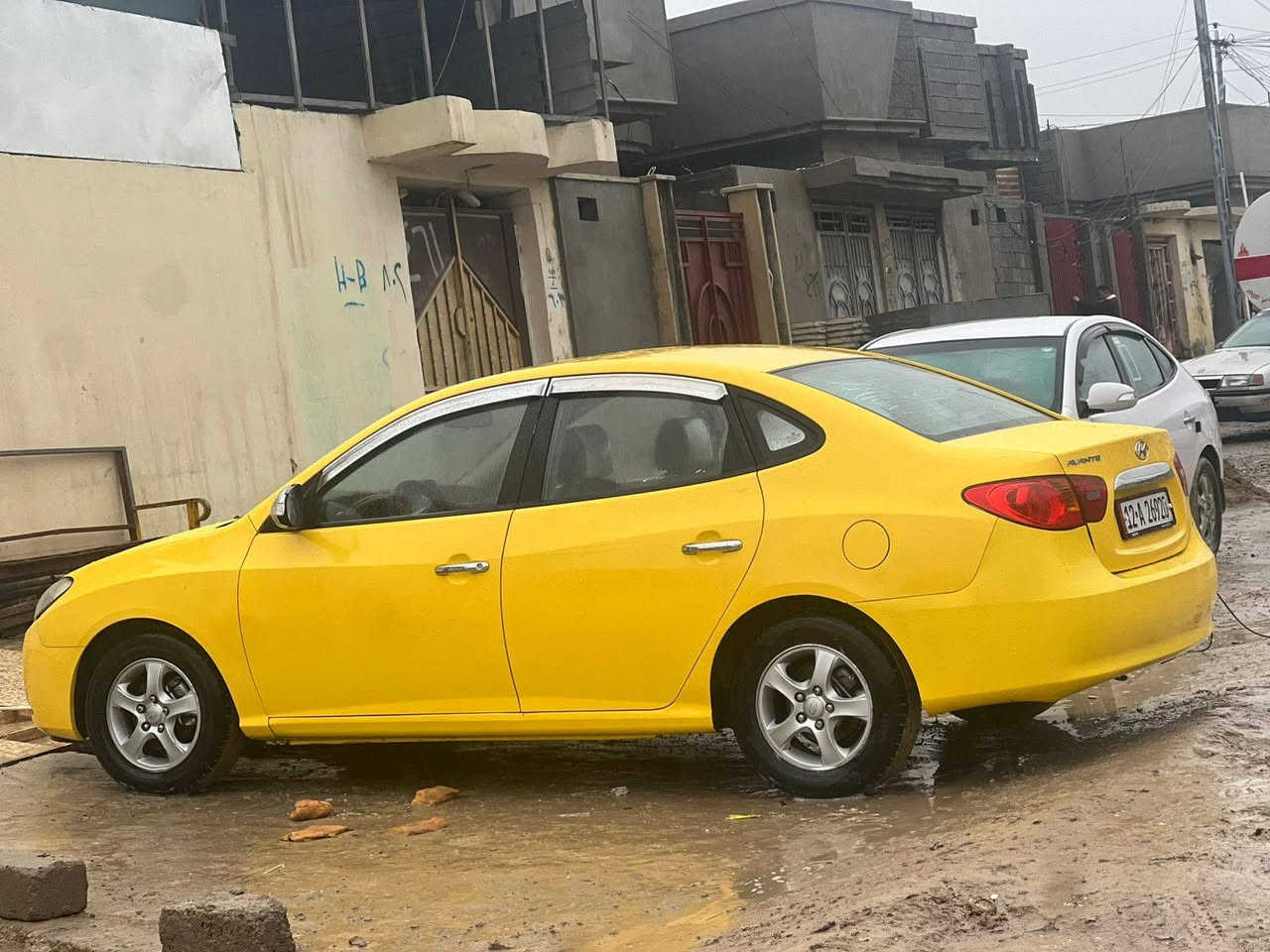 لسلام عليكم اخوان انتره موديل 2011 مصفره هيها وغرامات ماحرك 16 بيها ضرار بل جاملق الوره وبقي التوصيف خبرني عل رقم ***********
