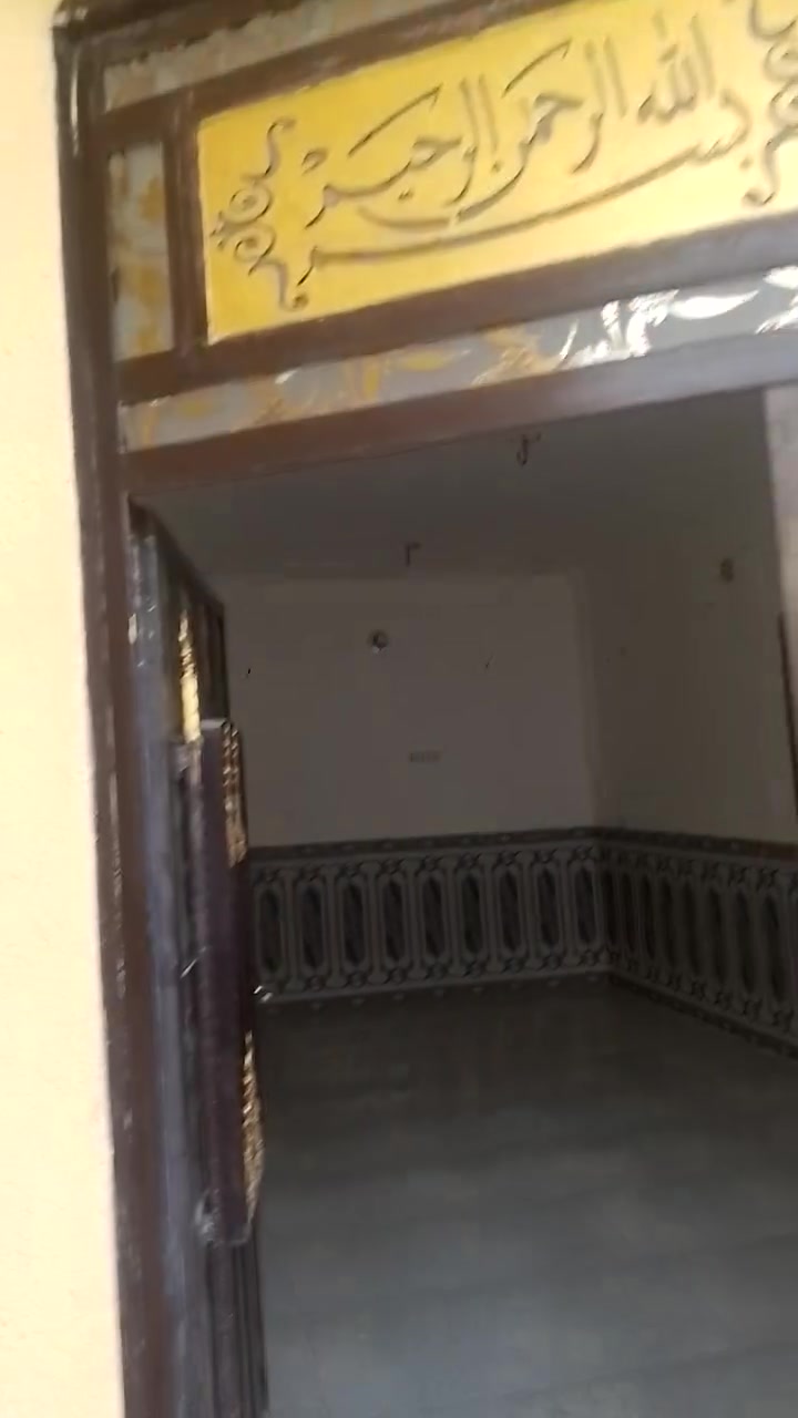 بيع مستعجل مشتمل ١٠٠متر مسلح غرفه وصاله واستقبال وغرفة نوم الطابق الثاني ومطبخ الارضيه كاشي العنوان الأمن الداخلي قطاع ٢٢ السعر ٦٧ بيه مجال الاتصال ***********
