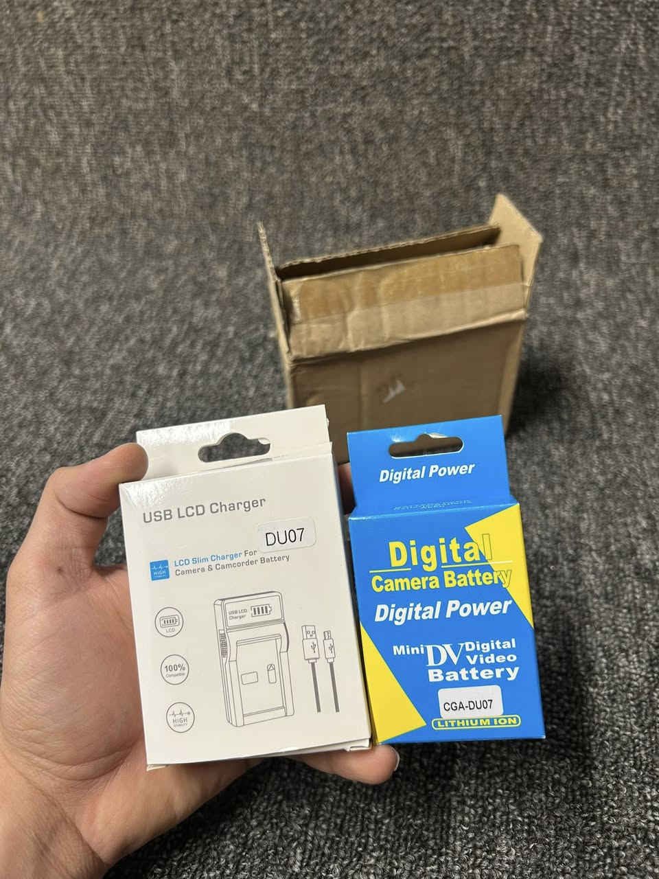 متوفر اغراض تصوير✨ 
شوي وتنزل تفاصيل كل قطعه


**إذا كنت صاحب هذا الإعلان وتريد حذفه لأي سبب، رجاءا أرسل رسالة إلى الدعم الفني**