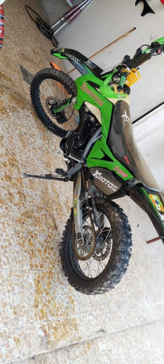 قفاز x motors 300 للبيع
موديل 2025

رقم انكليزي اربيل 

سنوية 2030

شرط مكينة ما مفتوحة نضيفة فول 

الدراجة نضيفة حيل السعر مليونين وبيها مجال 

التواصل ***********
