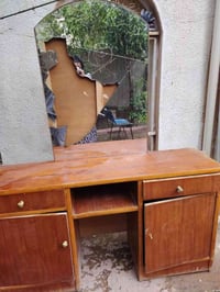 كاربد للبيع مستعمل بس نضيف ومغسول ومسلفن نايلون سعره ٧٥ الف وميز توالي...