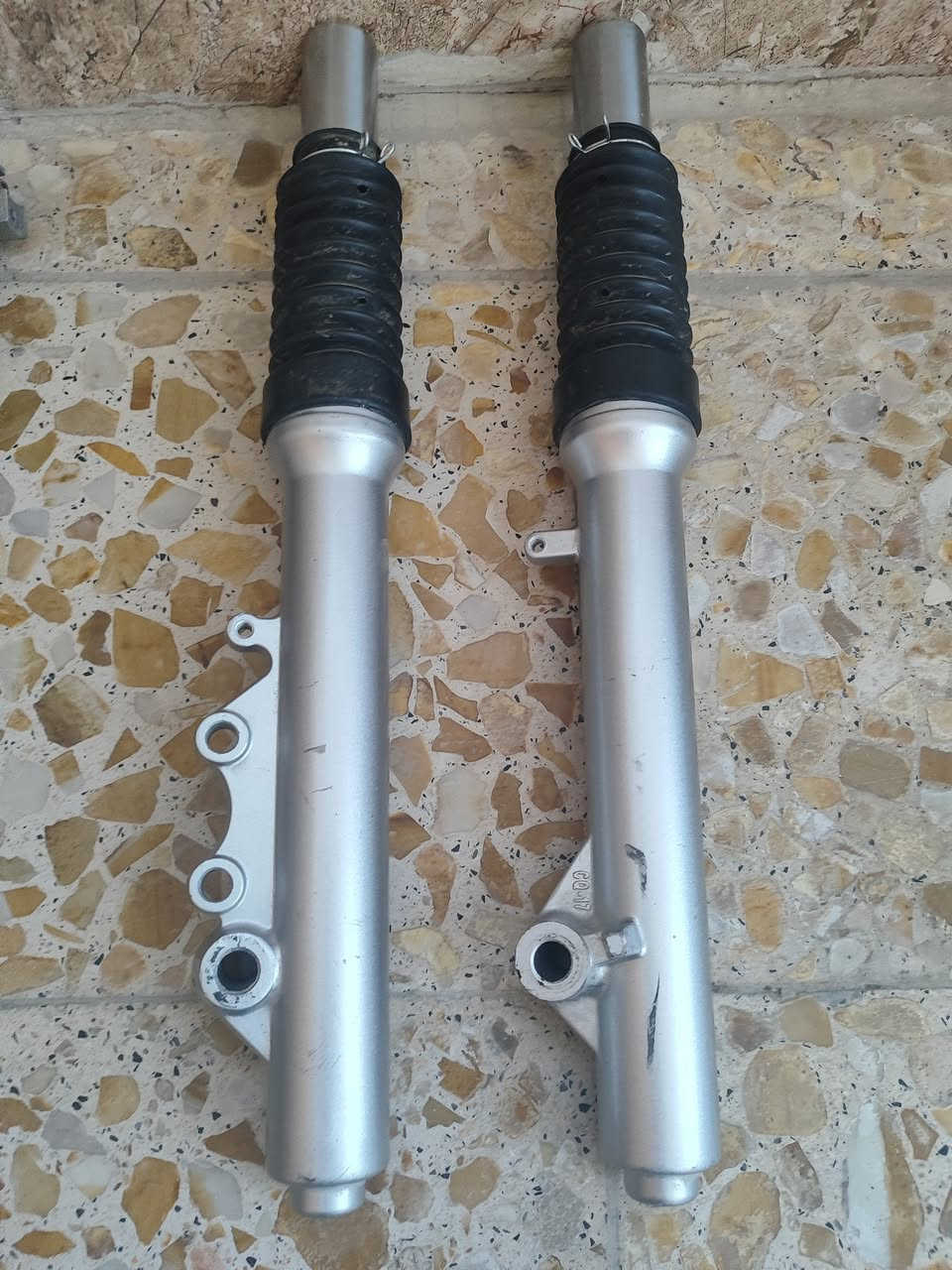 متاح غراض فراشه للبيع
كشن مع الحاضن كامل ونضيف ب 15 وبي مجال
دبل امامي دسك ب 15 وبي مجال
عقل ب 5
كويل نار ب 5
كابريتر ب 10 وبي مجال 
جك صفح الواحد ب 3 ثنينهن ب 5 
ويل خلفي ب 10 ويل امامي ب 10 ثنينهن ب 15
مكاني نجف حي المكرمه شارع عسكري كبل 
مقابيل جمله بركات الزهراء قرب كراج سيد عارف 
للتواصل خاص او واتساب ***********
