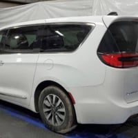 🚗 **فرصة للبيع – كرايسلر باسيفيكا 2023 هايبرد لمتد فول مواصفات** 🚗 للب...