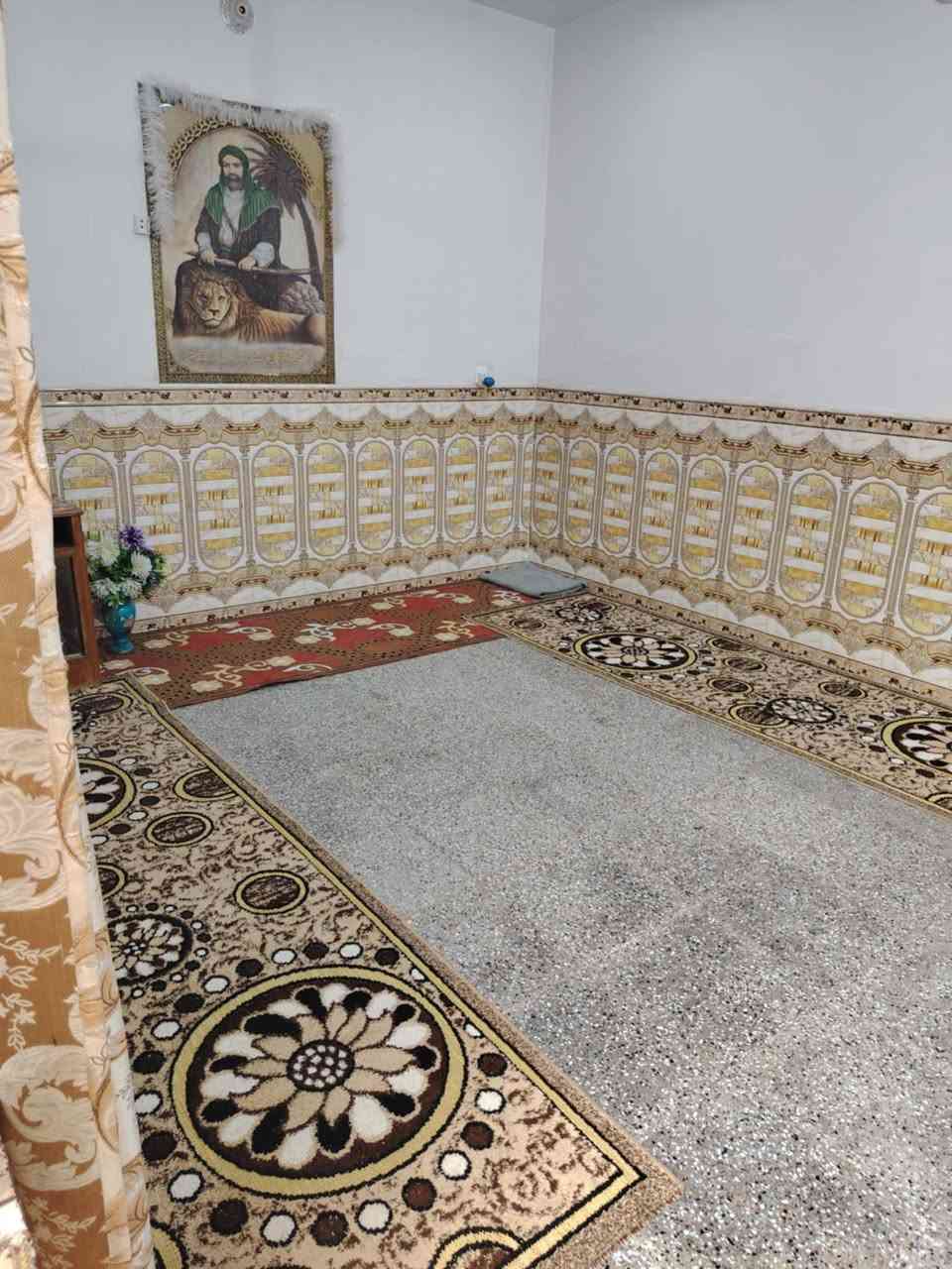 بيت حديث بمساحة80 متر سند 25 اقرار محكمه يحتوي ع غرفه وصاله ومطبخ ومجاميع صحيه عدد2 بسعر 55 في الحسينيه شارع البزل الرئيسي قرب مطبخ العتبه وجامعة الزهراء يبعد عن الامام 8 كيلو تقريبا للاستفسار ***********
