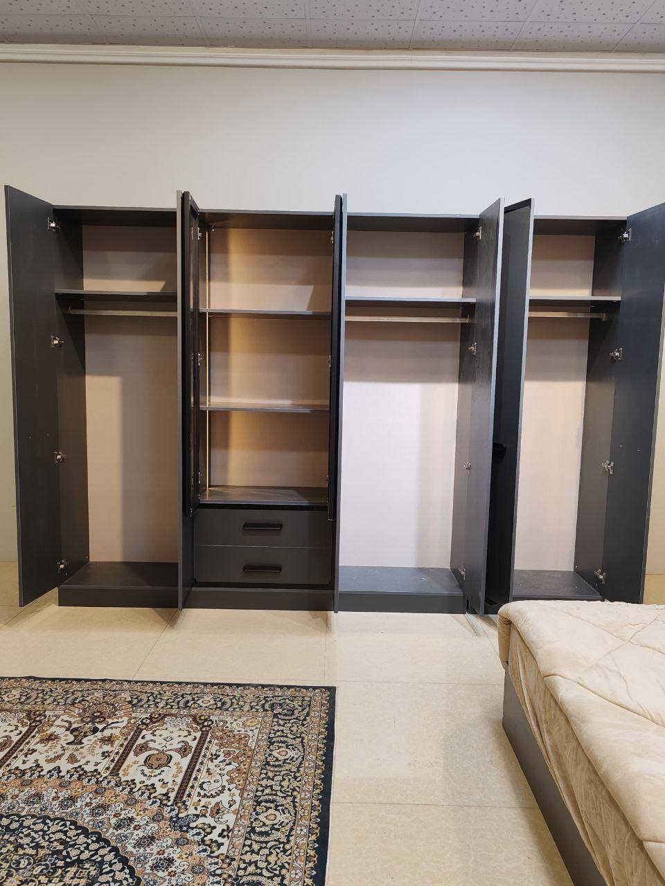 غرفة نوم نورين ابواب 7 قطع معمل اصلي درجة اولى📢
نفس الصورة بالضبط💯
ابواب الوسط المنيوم 
انارة لد بالكنتور 
برغي وجوي حديد
سرير جك خزان 
نرمايد هيدروليك 
سكك ثلاث مراحل  
متوفرة بلون رصاصي
كنتور 6 باب قياس 225سم✅
ملحق كنتور 2 باب 75سم✅
سرير 180*200✅
كومديات عدد 2✅
ميز تواليت✅
مراة قيافه✅

السعر  930 الف عراقي💰


**إذا كنت صاحب هذا الإعلان وتريد حذفه لأي سبب، رجاءا أرسل رسالة إلى الدعم الفني**