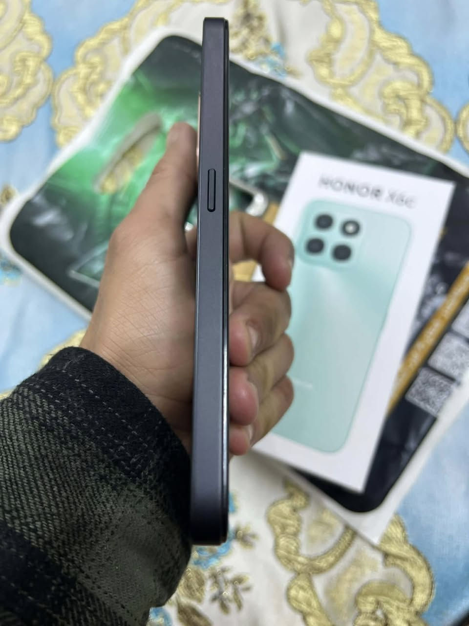 السلام عليكم للبيع هونر اكس 6 سي ذاكره 128 هيرتزيه 120 عشوائيه 4 + 4 جديد استخدام اقل شهر مكانه بغداد العبيدي  مستعجل على البيعه السعر 110 الاتصال هذا رقمي,***********
