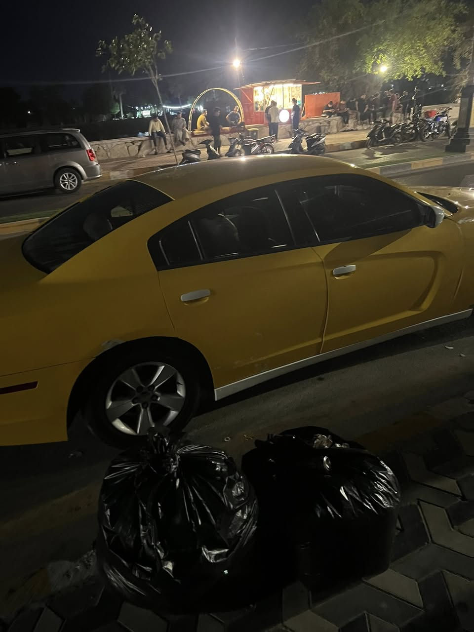 اسلام عليكم جارجر ٢٠١٢اصل خطها عماره بغداد وراعيها يريد مداور السياره بيها فقط فتح اي ضربه داخليه ما بيها وسونار موجود وي المنشور معروضه ب١٣٥وبيها مجال رقمي مكانها بل عماره 
***********
