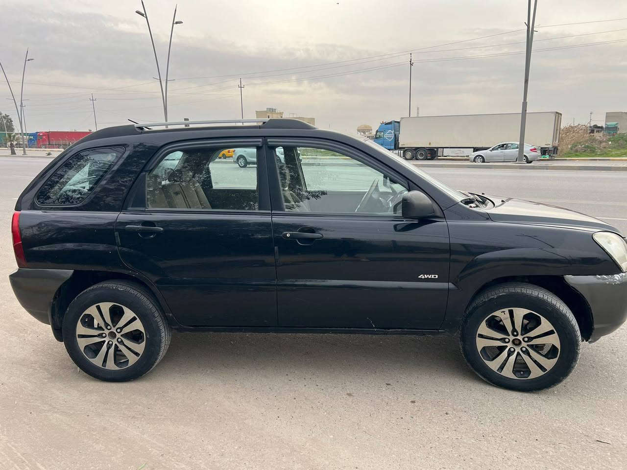 السلام عليكم
سبورتج 2006 
قطعتين صبغ بدون حادث 
السعر 90 ورقه وبيها مجال
وكاله عامه بأسمي شرط التحويل 
للأستفسار الاتصال على الارقام التالية 
***********
***********
