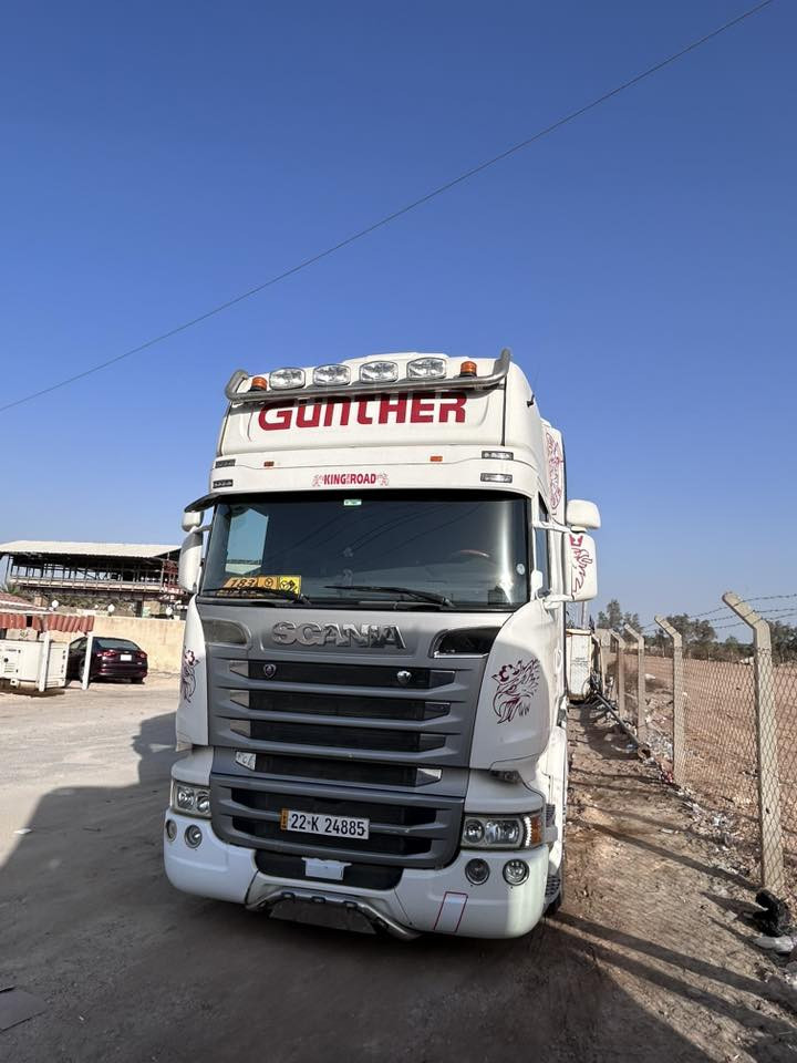 سكانيا 2016 رقم اربيل ب اسمي .  ((للبيع بسعر مناسب))
كير اوتماتيك
جديدة برغي مابيها نقص
السيارة تخم تاير جديد هية وصهريجها 
الصهريج يوسف حجي عمر اخو حازم ماكو فرق
ويالة كروم 
السيارة بيها  GPS
طوناج جديد وتكيالها جديدة
فول للأخير السياره
(مابيها اي نقص لاتقارنها بوحدة راكضة)
للاتصال
***********

***********
