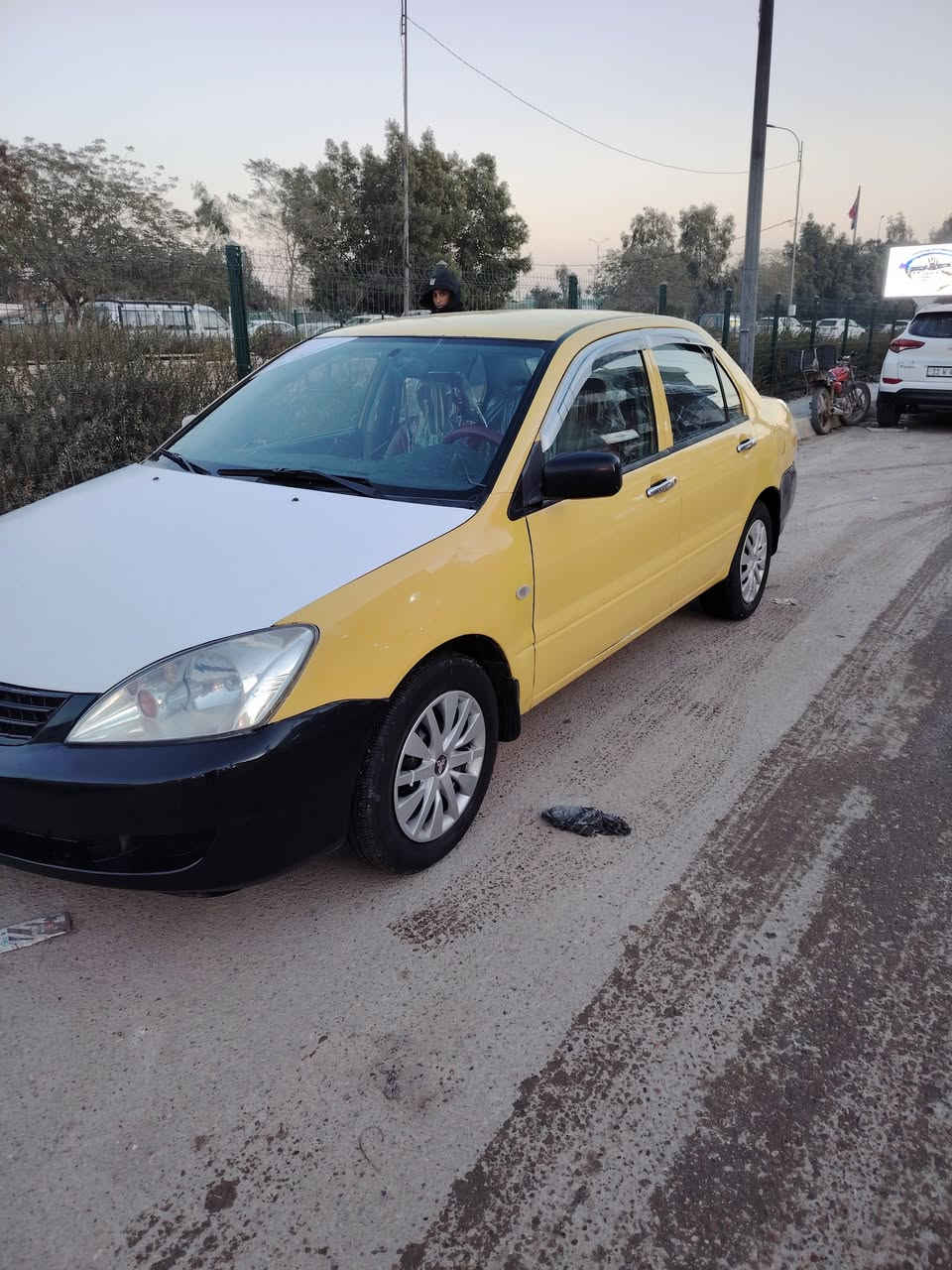 سلام عليكم لانسر 2010 للبيع رقم ديالى سنوية ل27 السيارة جديدة مال جناي السيارة بدون حادث بدون صبغ فقط جامرلوغ أمامي وهلالات الخلفية بدون دواخل السيارة جديدة مال جناي السيارة مكفولة مكينة  كير مكفولات المكينة جديدة مشدودة 2000صدر أمامي خلفي جديد تدفىة تبريد شغال تخم السيارة احلة من الصور كبل لشارع السعر 73 وبيها مجال مكان السيارة ديالى الشراي يتصل ***********
