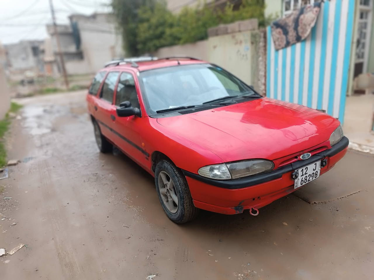 للبيع او معارض 
فورد مونديو  ٩٣ 
كير ومحرك شرط 
هزة ورقم انكليزي شرط التحويل
كير عادي 
السعر ٢٧
للتواصل 
***********
