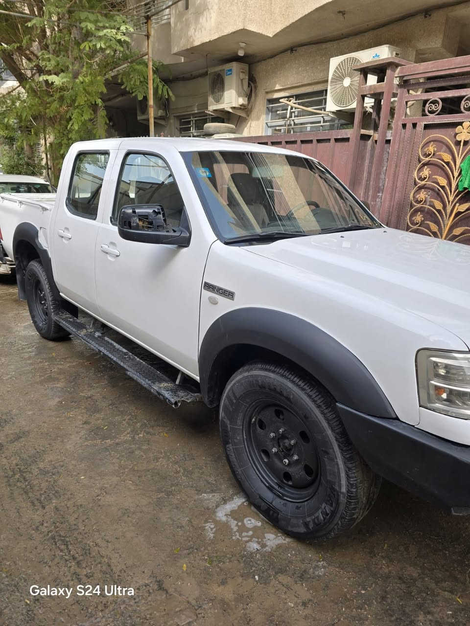 السلام عليكم فورد رنجر مزاد 2008
سعرها 70$بيها مجال 
مدفوع للمعقب مال معامله مالتها نص الفلوس مالته باقي 300 
كامله جاهزه مكينه كير 
حداديه صدر جديده 
صبغ عام جماليه 
بدون حادث بدون كص
تبريد شغال 
تحتاج دوشمه فقط 
مكاني بغداد 
***********
