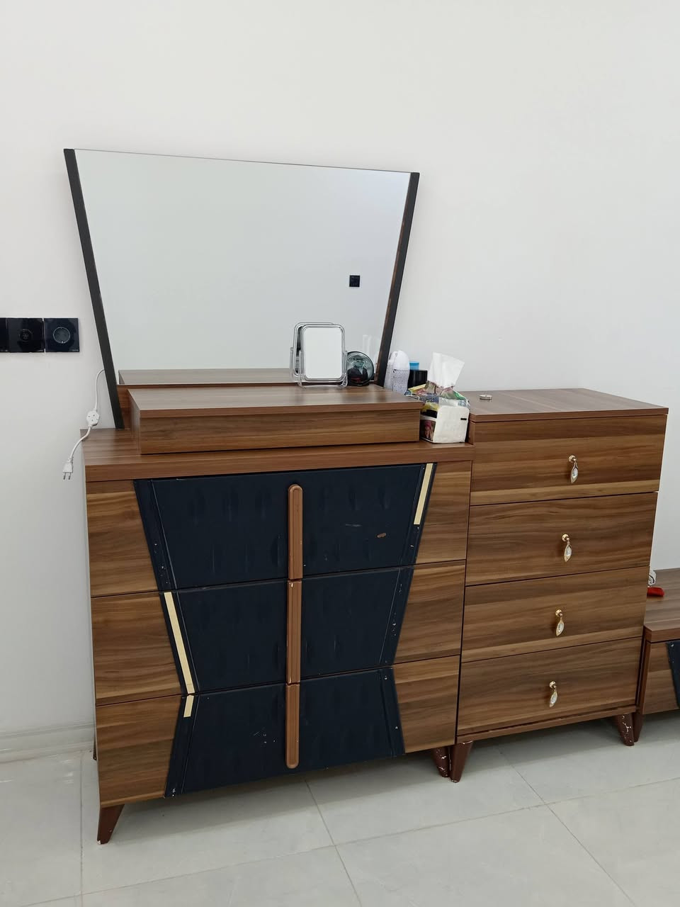 غرفه نوم تركي مستخدم 7 قطع للبيع بسعر 450 ومجال النقل زمار واطرافه زمار عليه... وتساب ***********
