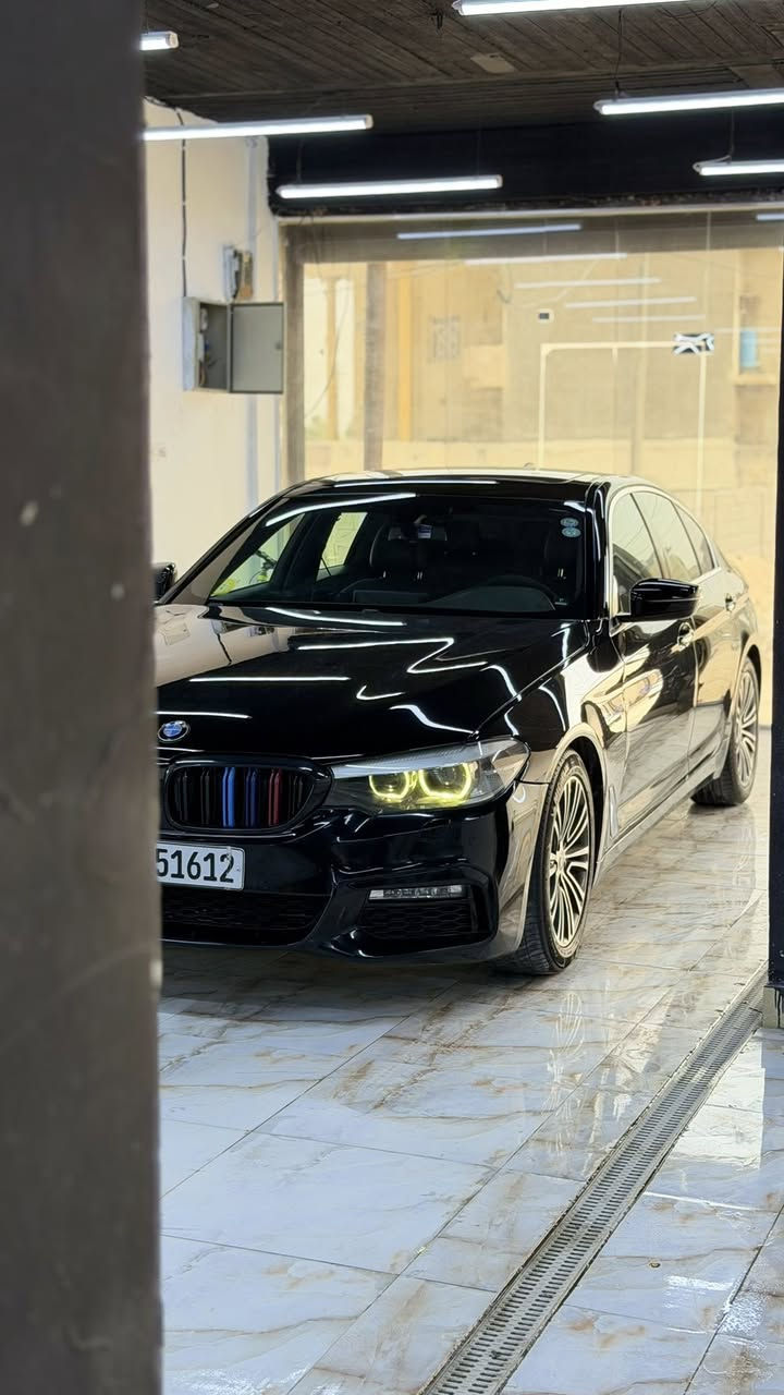 BMW 530i 2018
رقم أربيل – راعيها بالبصرة تحويل مباشر

✅ جير أوتوماتيك 8 سرعات
✅ دفع خلفي
✅ اقتصادي وقوي بنفس الوقت
✅ شاشة كبيرة ونظام iDrive
✅ بصمة تشغيل ودخول
✅ كامرة وحساسات
✅ مقاعد كهربائية مع ميموري
✅ فتحة سقف
✅ إضاءات LED
✅ ستيرن تحكم + كروز

السيارة نظيفة جداً استعمال شخصي
ما تحتاج أي صرف

حادثها جداً بسيط
مدكر أمامي جهة عكس السائق جزء فقط
بدون فتح إيربكات وكلشي بالسيارة سليم

VIN: WBAJA5C53JWA36799

السعر: 265 ورقة

📍 المكان: البصرة
📞 تواصل: ***********
