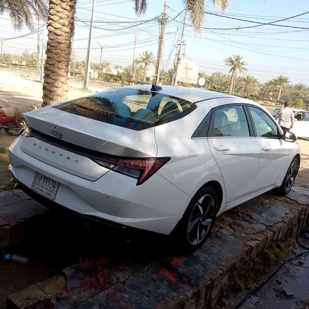 السلام عليكم النترا للبيع موديل 2023 فول مواصفات
السياره وارد خليجي. 
المواصفات 
بصمه العدد 2 
قطعتين تبريد 
فتحه 
الجام كهرباء 
محرك 1.600 
لد ترحيب بل مري 
لايت زنون 
ويل كب
مطلوبة مصرف الصناعي استقطاع مباشر 
السياره جاهزه على اخر حبايه 
ما تصرف عليها لو ربع السياره جاهزه على ايد وحده طلعتها من الشركه على أيدي 
للاستفسار على هاذا الرقم 
***********
