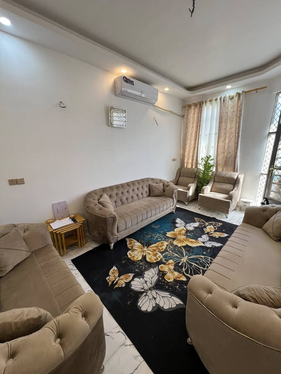 السلام للبيع تخم نضيف آخو الجديد سعره 800 وبي مجال عنوان سامراء رقم الهاتف ***********
