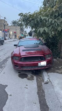 للبيع موستنك 2011  مكينه 3.7  السياره يحتاجلها ترتيب  صاحبها خربنان وا...