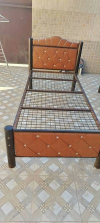 چرابي عدد ٣ نضيفات بس وحدة شوية تعبانه مثل ما بالصورة رايدهن ب٧٠ وبيهن...