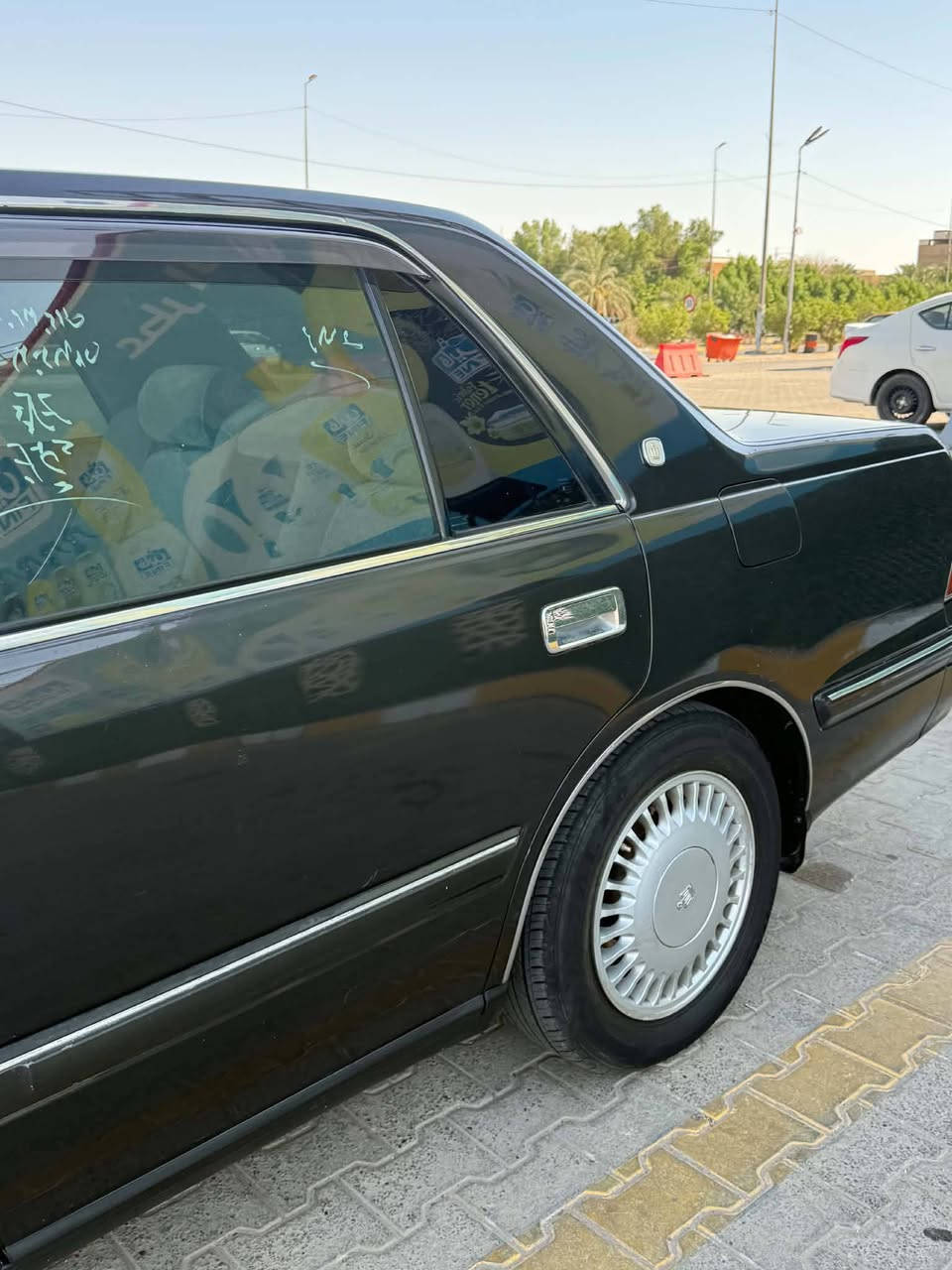 سلام عليكم راس الثور تكم لبيع فول 5 دكم كرسي كهرباء كشن ابو الولد فول سياره مدفوع كمركها وكامله باقيه ع الرقم مكان النجف ***********السعر 100 وبيه مجال مراوس عادي
