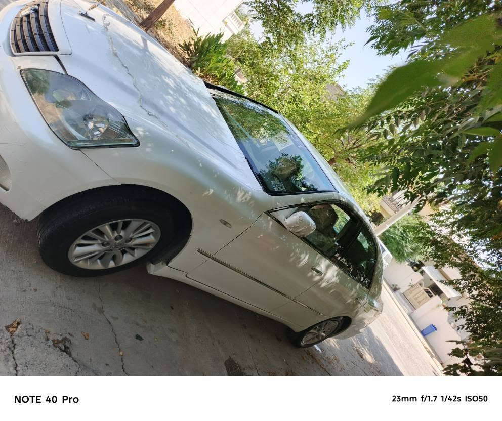 شاهینە ڕۆیاڵ بڕاوە 2005 کۆدی بۆ کراوە
پێش و پشتی کەپسە ۱٨۰ بچوک بە بچوک  چوار تایەو ویلی لۆکی بۆ بەستراوە
کەڤەرو شانسی و سەقف بەشەرت 
زۆر زۆر جایزو ڕێک و پێکە 
گۆڕینەوە ناکەم تەنها فرۆشتن 
نرخی 45 گەڵاو مەجال 
*********** دخان, السليمانية
