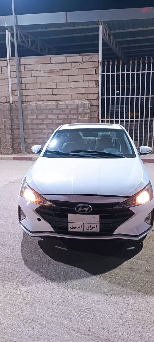 سلام عليكم للبيع فقط.    النترا 2020 
السعر 100وبيها مجال   النترا 2020فول موصفات واحد على واحد  ابيع كوم حديد اتكفل بل تحويل فقط  كير مكينه حداديه كفاله  مكان السياره النجف 
للستفسار رقم الهاتف ***********
