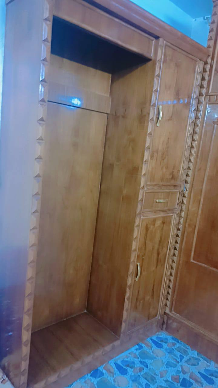 سلام عليكم  عدي قرفه سويته يم نجار كلش ثكيله و نضيفه رايده ثنين و نص هاذه رقمي بي واتساب ***********
