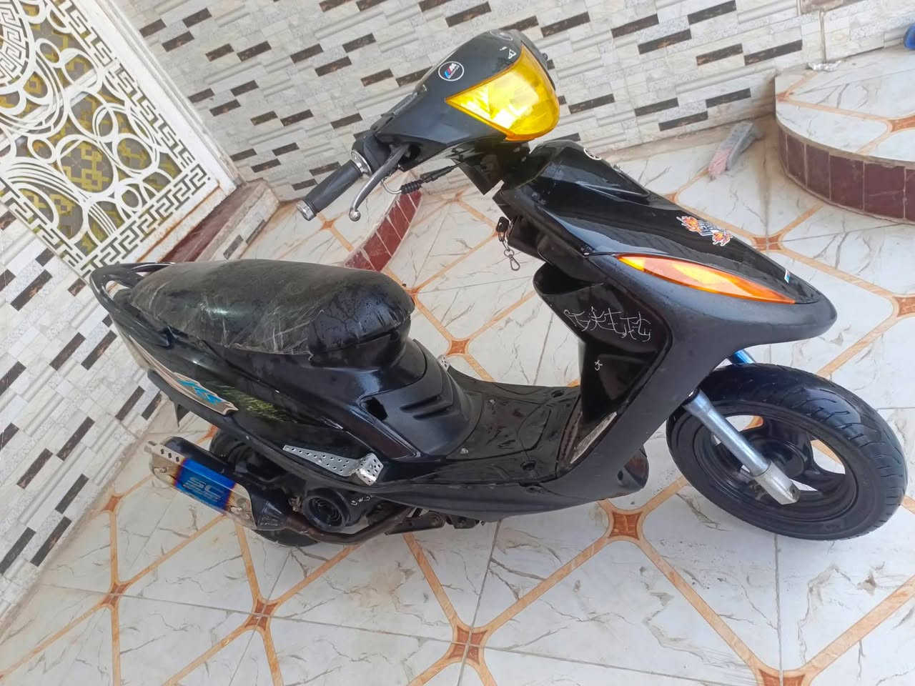 دراجه ماكس للبيع مكينه مزوده 55 ما مجفته لسعر 500وبيه مجال لشراي لستفسار اتصال علا رقم ***********
