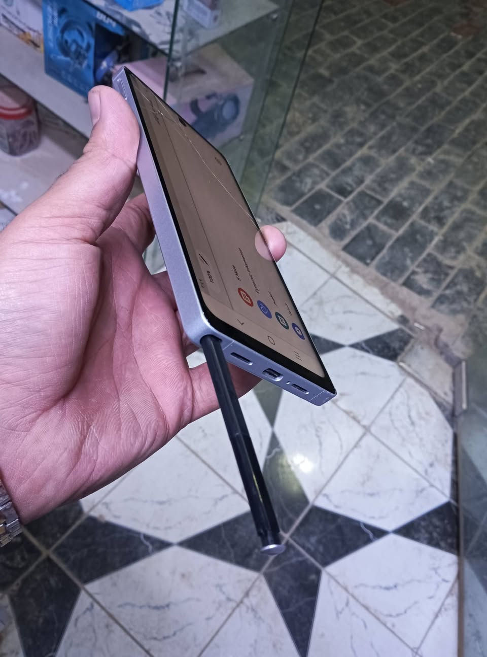 سلام عليكم
للبيع الترى اس 25  ذاكره 512 الجهاز كفاله عامه مامفتوح قلم شغال ويا شاحنته كامل الجهاز كلش نضيف فقط فطر بلكلاسه الخارجيه ومامئثر ابد السعر 85 وبي مجال 
مكاني بابل شارع 60 
***********
