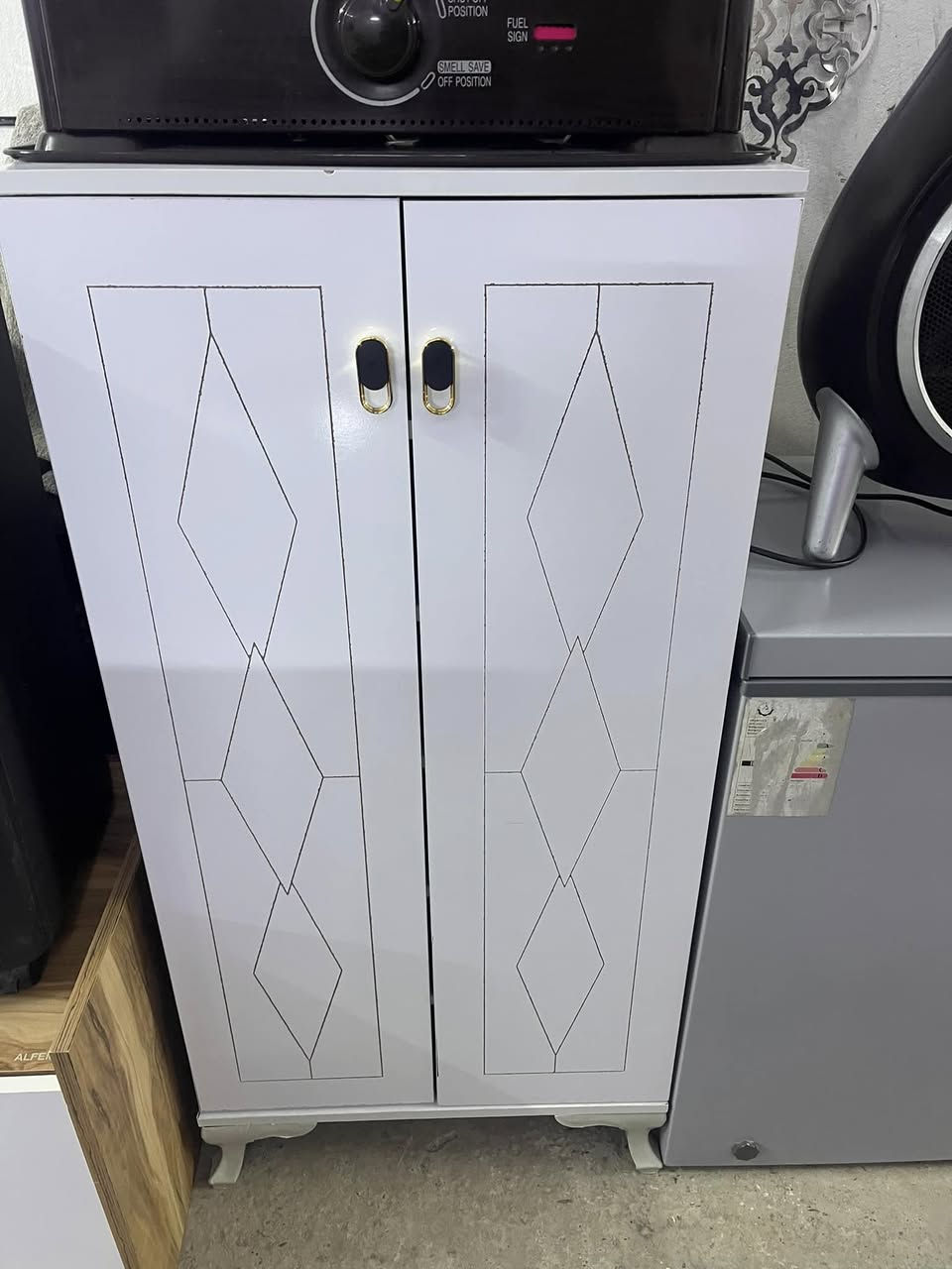 معرض سنان العاني) لبيع  اثاث منزلي  مستخدم وجديد
وتبديل 
(***********يوجد توصيل 
)(***********)/اومرسلتنا على الواتساب العنوان سليمانيه /كاني كورده قرب من ماركيت  شوگ
