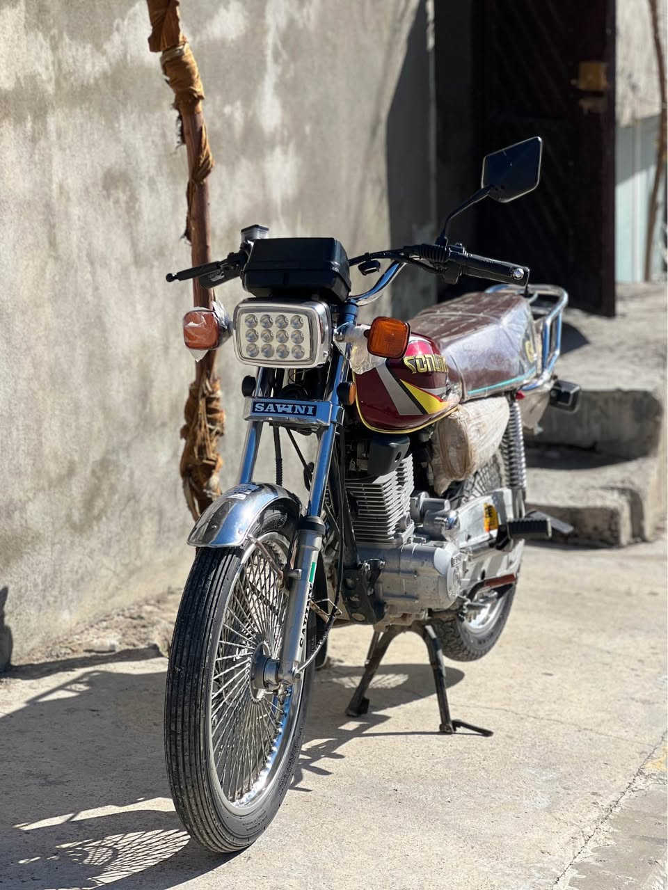 ماتۆری ئیرانی بۆفرۆشتن ساڤینا 
ماتۆرەکە بی کێشەیە 
لیت و ئیشارت ناو گێچی هەمووی ئیشەکات

شوێن پیرەمەگروون 
***********
موشتەری وەرە چات لە کۆمێنت ماتۆر ناکڕدرێ دخان, السليمانية
