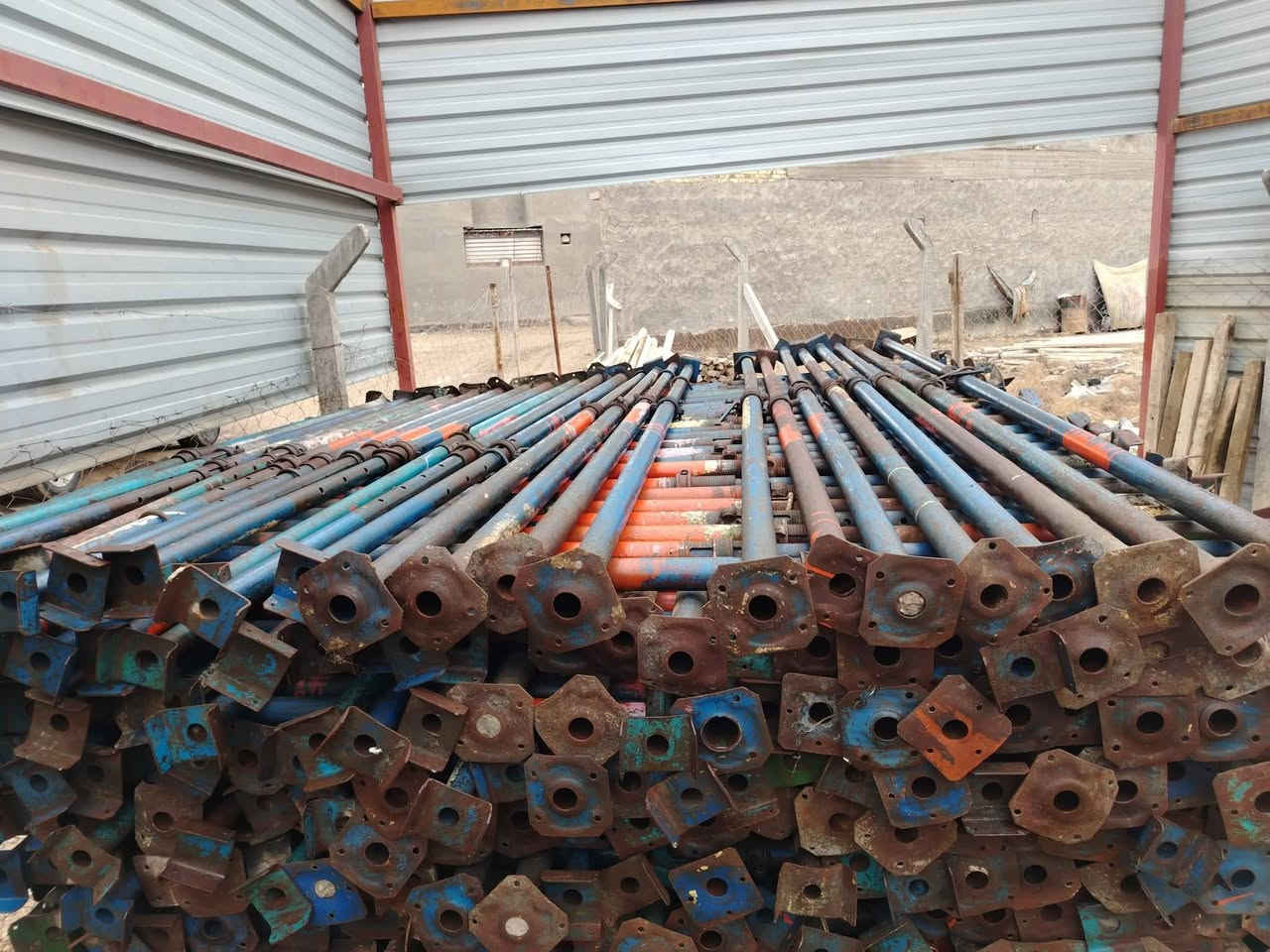 جكات للبيع حاظن سن خشن عنوان حله ***********
