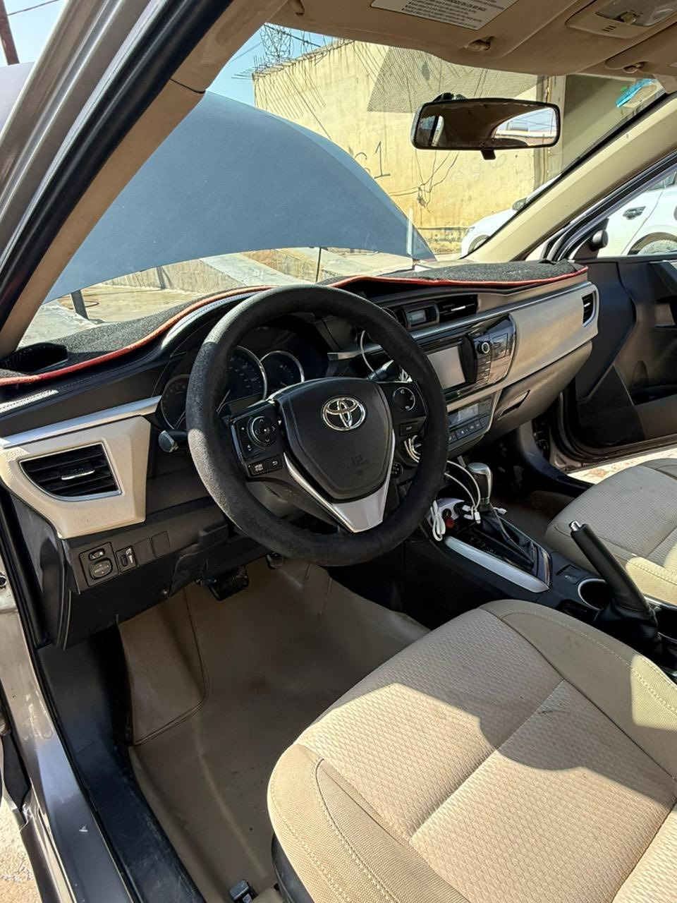 السلام عليكم 
كورلا وارد امريكي 2015 السيارة مواصفات LE رقم بغداد بأسمي صدر جديد بلكات ومجاول ونوزلات جديد كير ومكينه خير من الله حادثها جاملغ خلفي ايمن وصندوق وجاملغ امامي ايمن وصبغ جاملغ خلفي ايسر وبنيد صور الحادث مرفق بلصور السعر 110 وبيها مجال مكاني بغداد بلديات ***********
