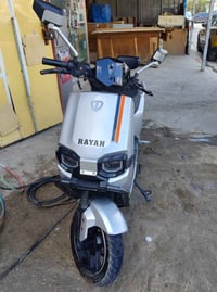 دراجة ريان (RAYAN) الغنية عن التعريف، الملقبة بـ "وحش الكون"، معروضة ل...