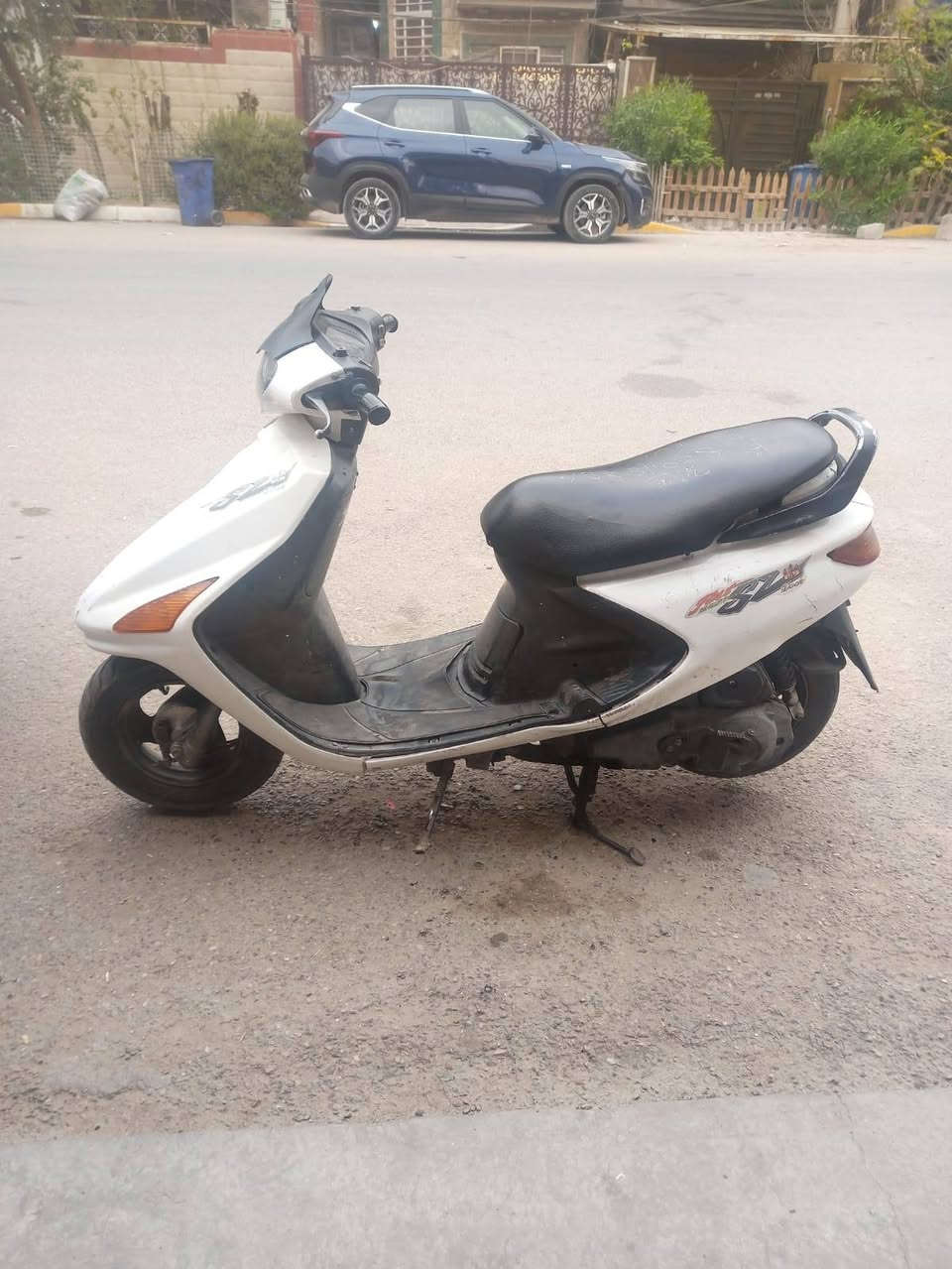 السلام عليكم دراجه فراشه 140 نضيفه كلشي مابيهه السعر 400 وبيهه مجال مكاني بغداد الحريه ***********
