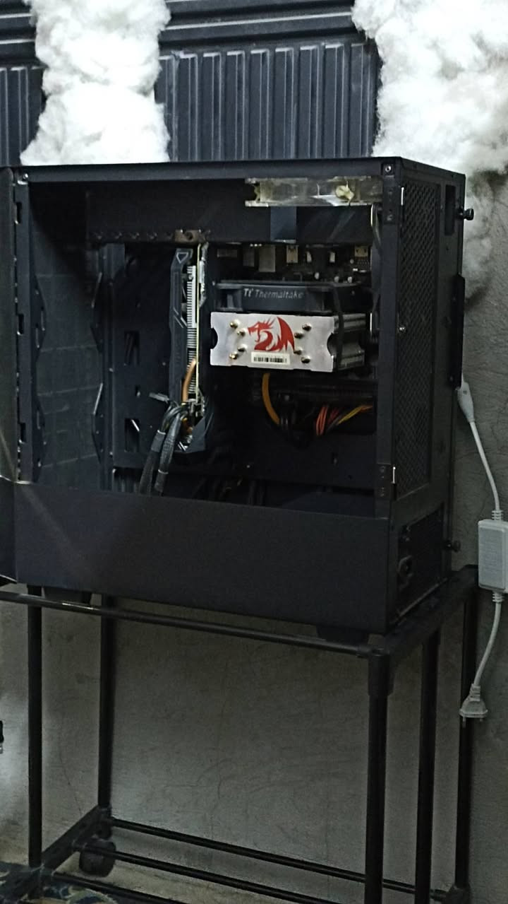 حاسبة للمراوس بايباد المواصفات
مذربورد h110
معالج ci5  جيل السادس 
SSD 128 من شركة سامسونج الصلي 
HDD 1 تيرة 
باورسبلاي 750 واط 
كرت شاشة من gigabyte 1060 
ويا مايك و مكسر 
كيبورد ريد دراكون ميكانيكي و ماوس كلوريوس موديل o
سماعة محيطية k2
الشاشة lg 75 هيرتز و الثانية hb 60 هيرتز الثالثة dell 60 هيرتز وياهة منضف مال كيبورد
الكيس بي نقص جامة 
و عندي ميز و كرسي هم


**إذا كنت صاحب هذا الإعلان وتريد حذفه لأي سبب، رجاءا أرسل رسالة إلى الدعم الفني**