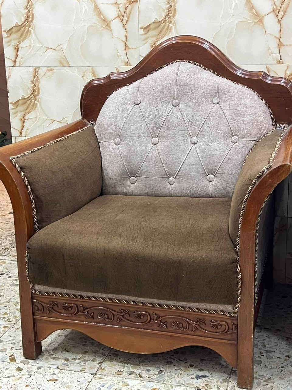 تخم 10 مقاعد مع طبلات نضيف مابي اي  ضرر  السعر ٣٢٥ وبي مجال مكان بغداد


**إذا كنت صاحب هذا الإعلان وتريد حذفه لأي سبب، رجاءا أرسل رسالة إلى الدعم الفني**