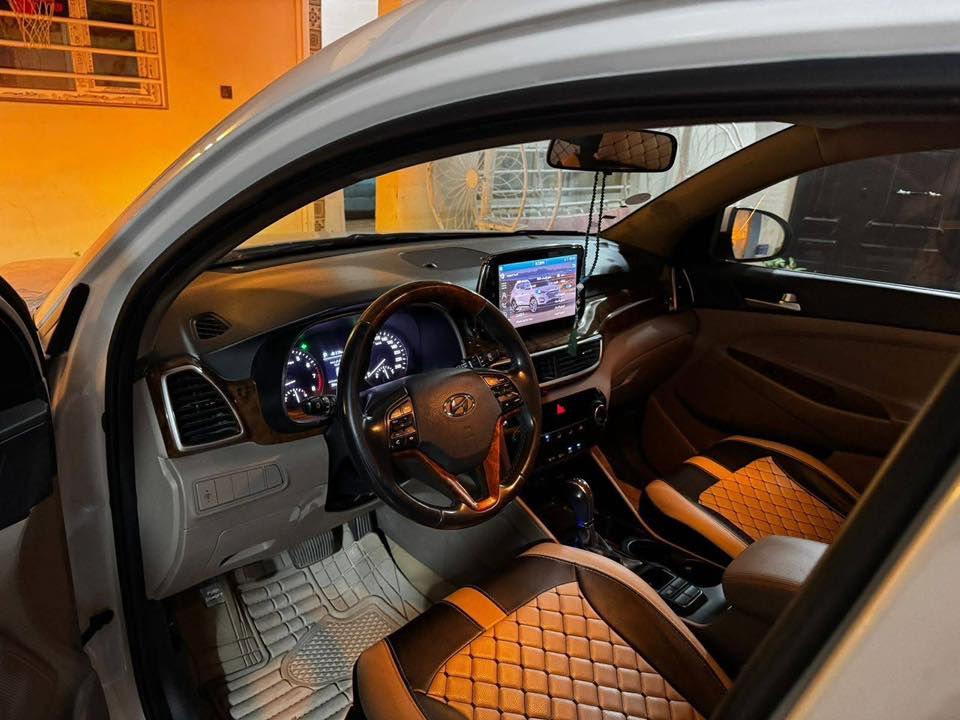 السلام عليكم للبيع توسان 20 خليجي
شركة الكاصد أصل
ماشية 100 الف
فول عد البنوراما
خمس عدسات
لايت زنون
إناره ترحيب داخلية
تحكم استيرن 
حساسات خلفي امامي
بصمة ابواب 
اشاره بالمري مع مري شفط
تبريد قطعتين
يدات نيكل أصل
لايت دوار حساس عن الاستداره
سايد بريك بالرجل
شاحنه واير ليس
خمسه ويل كب
تخم تاير جديد
باقي المواصفات معرفة 
مكفوله من الصبغ بس بادر كدر شبر
مكانها بابل 

للاستفسار ***********
