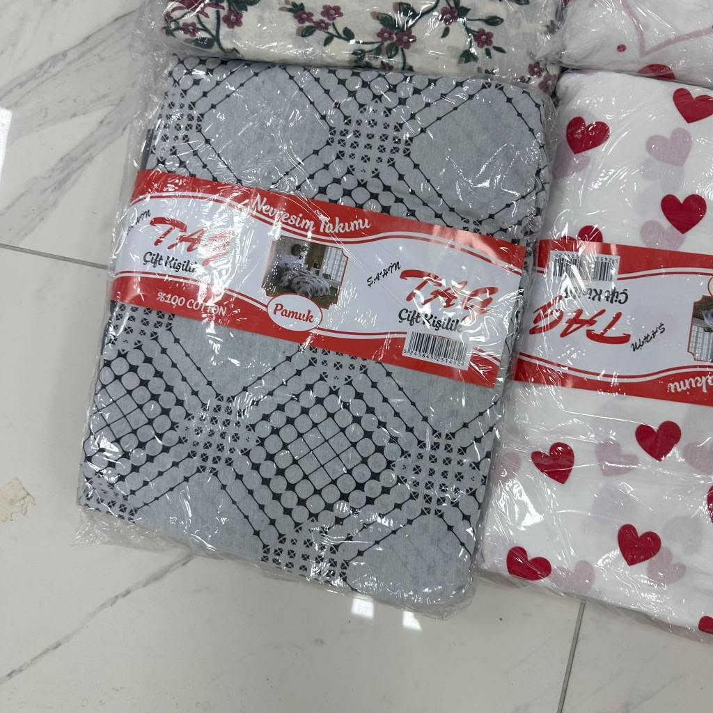 Çift kişilik 1 çarşaf 1 nevresim 2 yastık kılıfı 
Tek kişilik 1 çarşaf 1 nevresim 1 yastık
طقم أوجه تخت نوع فاخر صناعه تركيه نخب اول 
متوفر بمقاسين مفرد ومجوز
مؤلف من شرشف وأوجه مخدات عدد2 وشرشف عدد 2 ووجه الفراش
شروه سعر حرق
كميه محدوده 
للتواصل 00905522022193
تركيا دينزلي من المصنع مباشره Merkezefendi, Denizli


**إذا كنت صاحب هذا الإعلان وتريد حذفه لأي سبب، رجاءا أرسل رسالة إلى الدعم الفني**