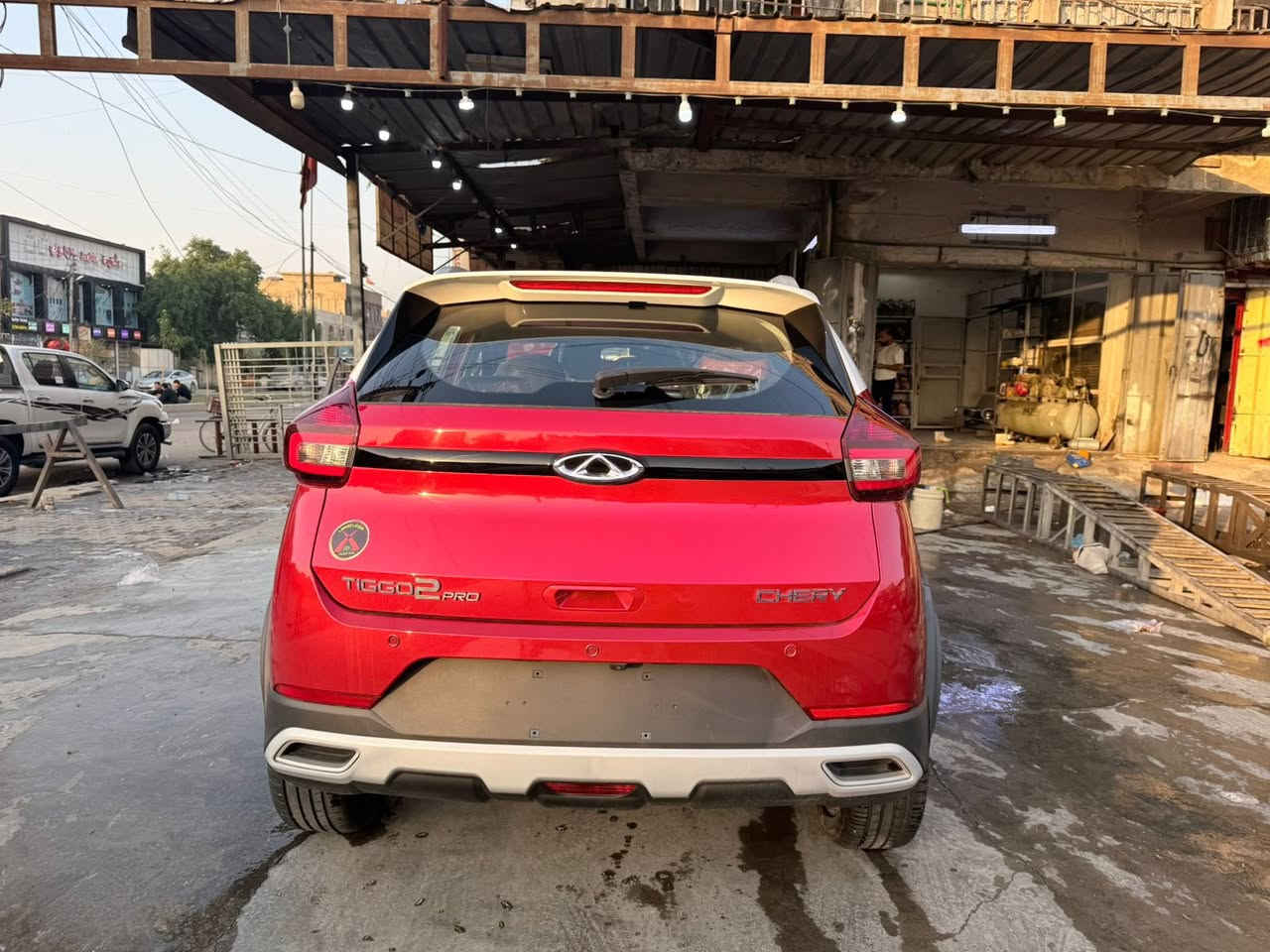 السلام عليكم
شيري تيكو تو بلاص 
رقم بغداد بسمي تحويل ثاني يوم
سعره 16ونص مليون وبيه مجال 
مكينه 1500
فول بصمه فتحه 
تو كلار احمر وابيض 
 سياره جديده كلش 
سياره كفاله من شخط 
سياره على وضع الزيرو 
ماشيه 1600
مكان بغداد الامين 
رقم ***********
***********
