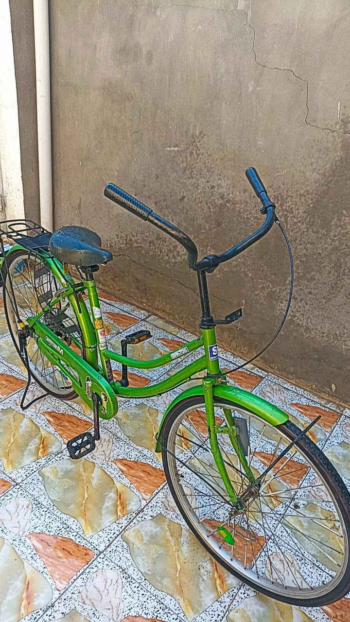 سلام عليكم بيسكلات فول نضافه
للبيع 

لاخضر مديل 21  سعره ب 90 

والثاني لون بيذنجاني مديل 22 سعره 125 

اسعارهن قفل  متوازي عل بيعتهن

رقم ***********
