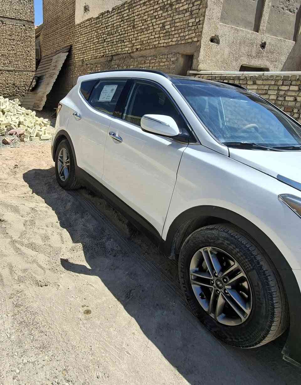 السلام عليكم 
للبيع سنتافيا كوري موديل 18 فول مواصفات واحد على واحد المحرك 2400
بنوراما
تبريد قطعين
اربع بصمات تشغيل وأبواب
جنطه كهرباء 
كراسي كهرباء تدفئه امامي خلفي
فول تحكم استيرن 
ترحيب 
اشاير بالمري 
حساسات امامي خلفي 
دفع رباعي 
ايكو تقليل وقود 
شاشه اعطال 
شاشه كبيره +كامره
كشنات جلد
بردات خلفيه 
حاكيه والاقطه ومخرج شاحن 
وبعد بيه مواصفات اهواي السياره رقم بغداد بسمي 
ملاحظه (بيه رشات صبغ اثر تقشر )
 العنوان بغداد التاجي 
السعر نهائي ١٢٧ ورقه
موبايل ***********

