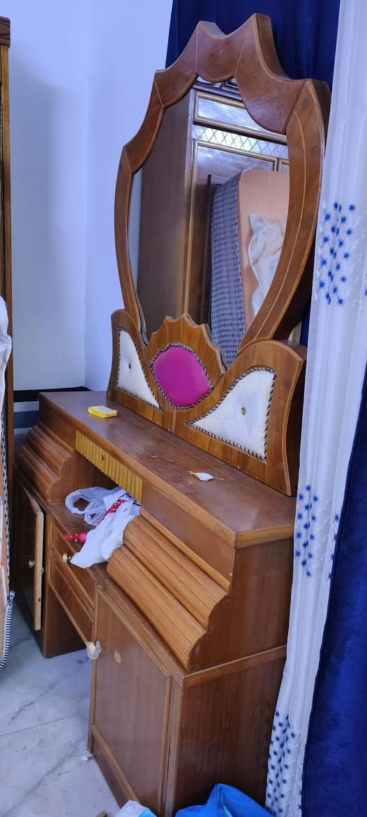 مكلف بالنشر 
غرفة نوم صاج عراقي استعمال 3 اشهر بيع سريع 450 الف 
لتواصل, ***********
