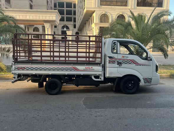 السلام عليكم 
كيا بيكب موديل ٢٢ 
ماشيه ٦٠ استخدام على ايد وحده كفاله عامه 
محرك ٢٧٠٠ 
السعر ١٥٠ قفل 
مكانها بغداد الكراده 
***********
