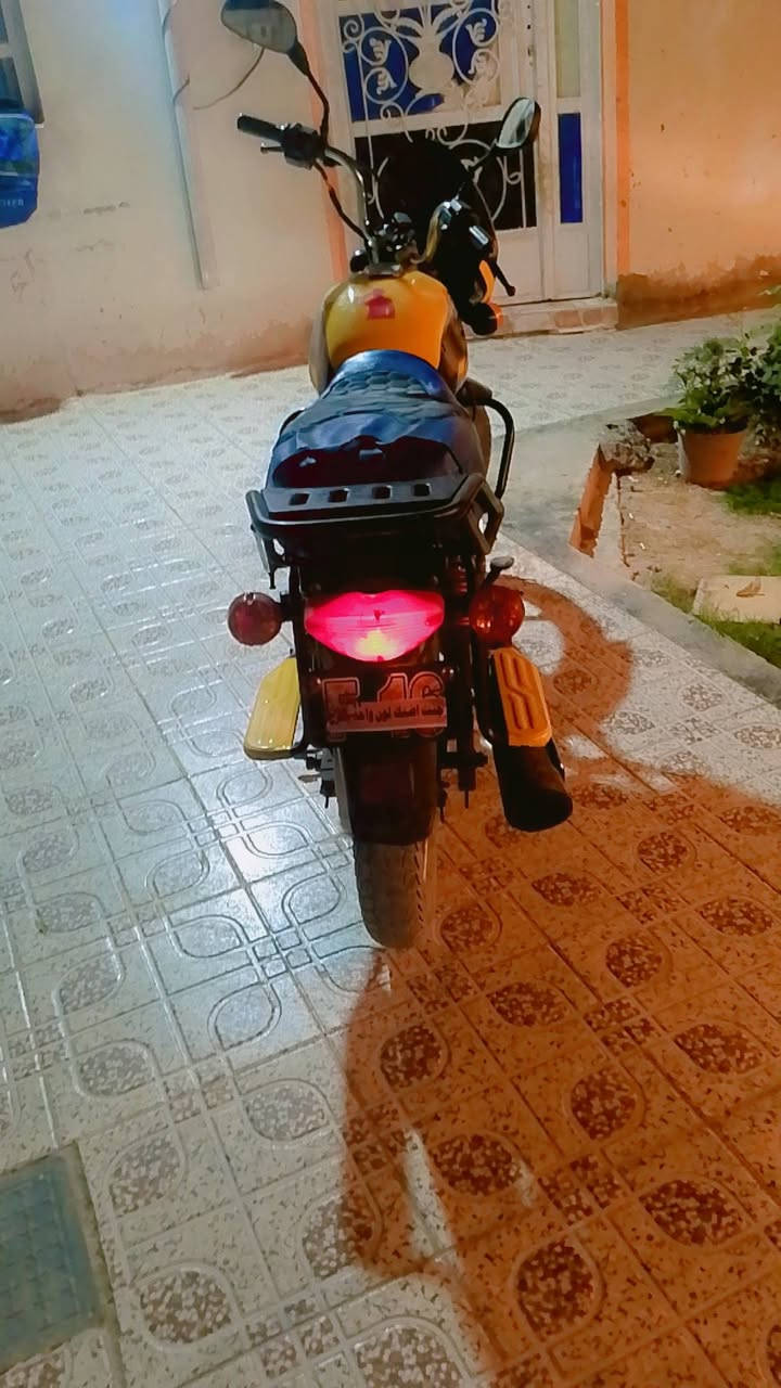 ‏‪***********‬‏السلام عليكم بوكسر للبيع موديل ٢٠اوراق كامله مابيها نقص عدا السلف ولصفاحيه خير من لله السعر ٨٠٠وبيهة مجال مكاني بعقوبه تقاطع القدس الاستفسار
