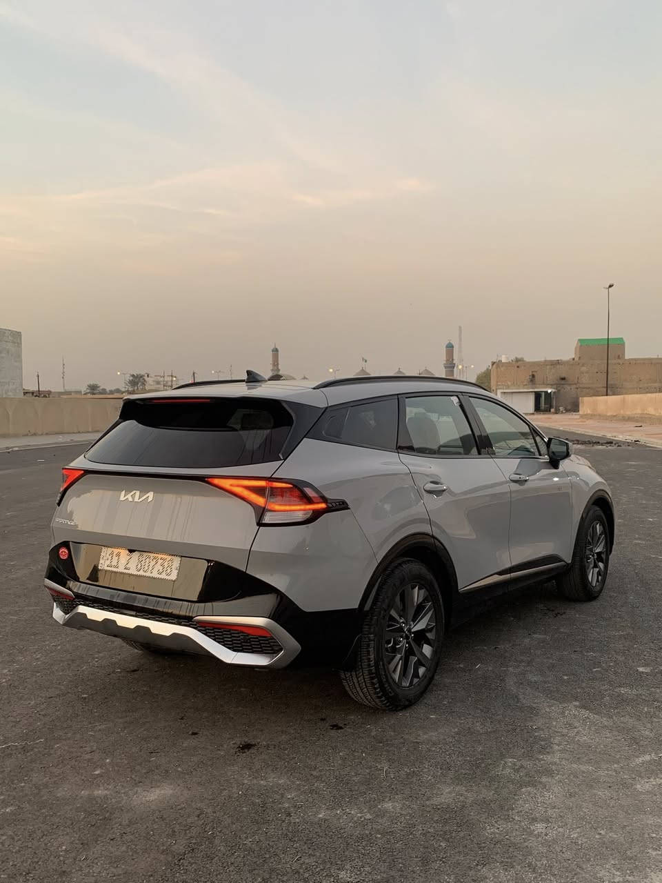 السلام عليكم كيا سبورتج 2024 SX ((للبيع))
لون اسمنتي (مميز )
مرقم بأسمي

المواصفات 
1.بانوراما
2.حساسات خلفيه 
3.رادار امامي 
4. رادار خلفي + كامرة خلفيه
5. لايت لد فول زنون
6.شاشة كبيرة
7.صندوك كهربائي
8. كشنات جلد ( ماروني داخل كامل)
9.كشن كهرباء
10.تدفئة مقاعد
11.تحكمات ستيرن كاملة
12.ميزة car play

السيارة فقط البنيد مبدل و دعامية نفس اللون 
للاستفسار *********** السعر 230$
