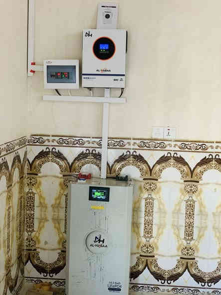 تم بحمد الله اتمام مشروع الطاقه الشمسيه في محافظه كركوك /قريه جديده    ... 

للأستاذ قيصر  .... 

قدرة المنظومة:
🔹 16 أمبير نهاري في الظروف القياسية.
🔹15امبير ليلي.

مكونات المنظومة:
1. البطاريات:ليثيوم..14.5kw
🔹 ضمان استبدال 5سنوات 
2. الألواح الشمسية:
🔹 ألواح فلاديفيا 600 واط.
🔹 عدد الألواح:8 ألواح.ذات وجهين وذات كفاءة عاليه 
🔹 ضمان 15 سنة، وعمر افتراضي يصل إلى 40 سنة.

3. الإنفرتر:
🔹 إنفرتر بحجم6.25kw
🔹 ضمان لمدة سنتين.

4. هيكل الألواح:

🔹 مصنوع من الحديد المغلون المقاوم للصدأ لضمان المتانة.

التشغيل والصيانة 🛠️

🔹 المنظومة تعمل 24 ساعة يوميًا مدى الحياة دون مصاريف إضافية.
🔹 الصيانة الوحيدة المطلوبة هي غسل الألواح الشمسية بالماء كل بضعة أسابيع.

الضمان شامل لجميع مكونات المنظومة

🔹 من شركة النبع الهادر فرع الرياض 

📞 للاستفسار أو الاتصال: مهند 
📲***********_ ***********
ابو حسين 
📲 ***********

ملاحظه /توجد صيانه مجانيه لمده سنه كامله لجميع المواد

سعر المنظومه /٣ملايين و٣٥٠الف 

سارع بالحجز قبل انتهاء العرض 🙅‍♂️
