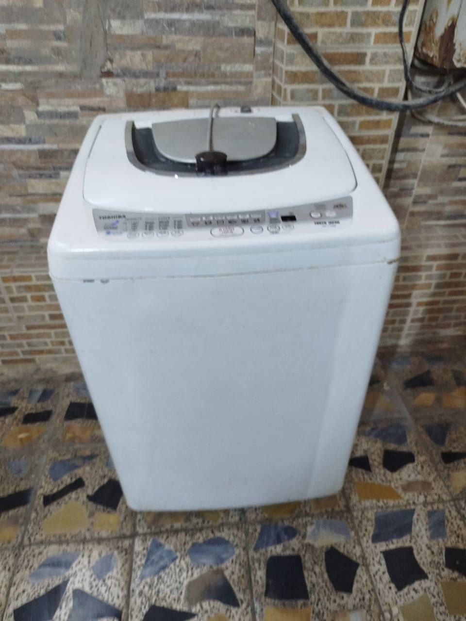 للبيع غساله اتوماتيك توشيبا بيها عطل فقط متجفف الملابس بس تغسلهم ابيعها على عطلها


**إذا كنت صاحب هذا الإعلان وتريد حذفه لأي سبب، رجاءا أرسل رسالة إلى الدعم الفني**