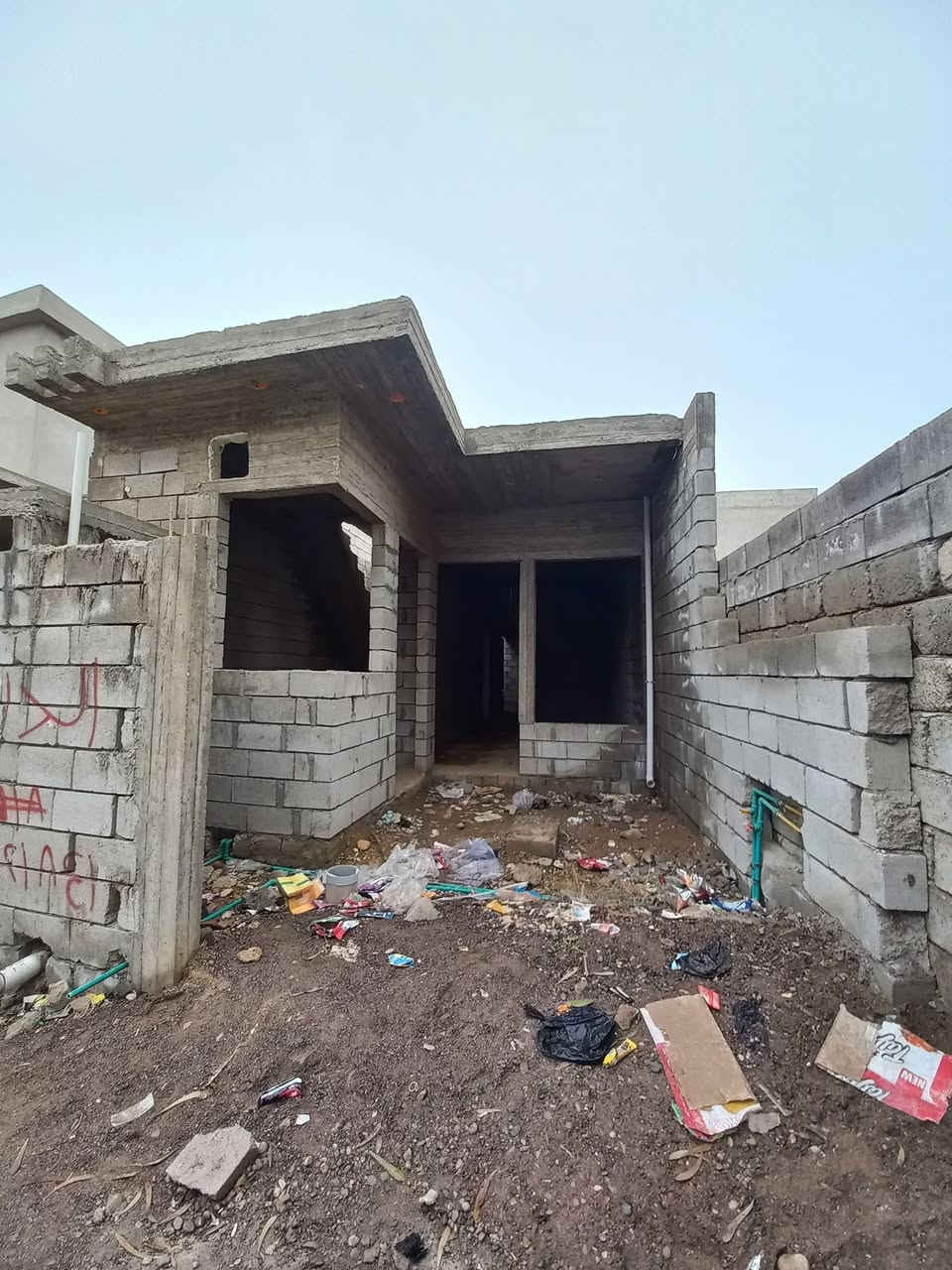 هيكل للبيع العنوان القوسيات قرب المدرسه الصينيه المساحه ١٠٠متر مؤسس مجاري سعر مناسب الاستفسار على الرقم ***********
***********
